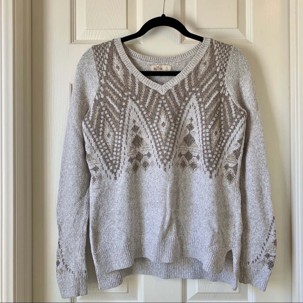 Hollister Tan Pattern V-Neck Sweater (Size S)